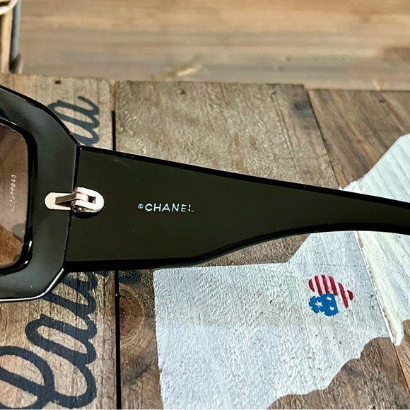 Chanel Mother Of Pearl Vintage Sunglasses - Picture 15 of 15
